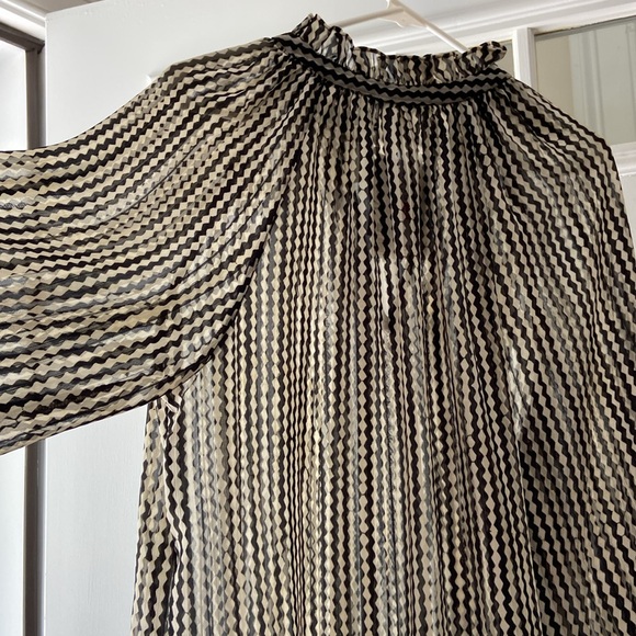 H&M Chevron Stripe Sheer Tunic Blouse, sz L black gray white - Picture 10 of 11